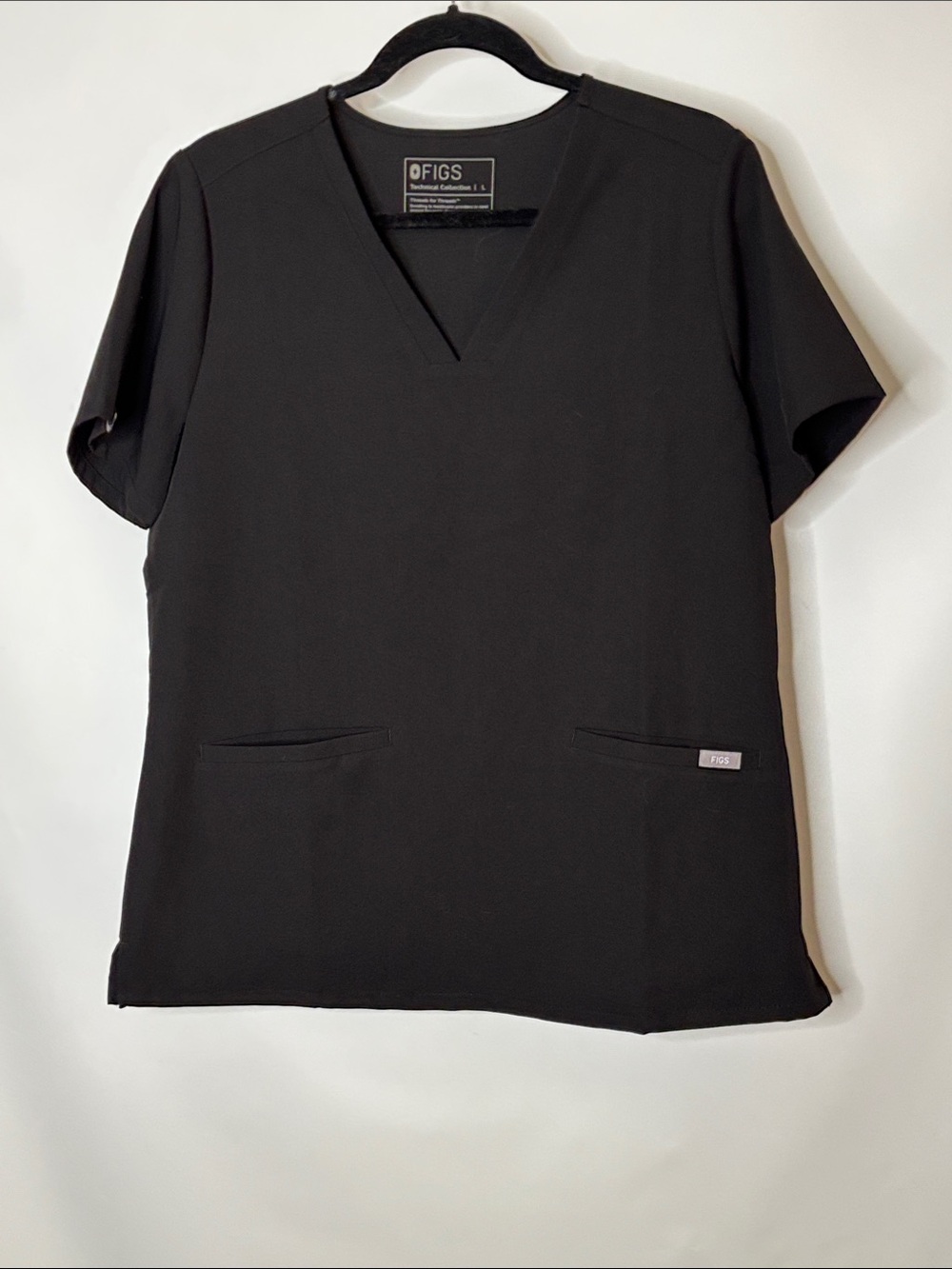 Fig Technical Collection Casma Black Scrub Top, size Large
